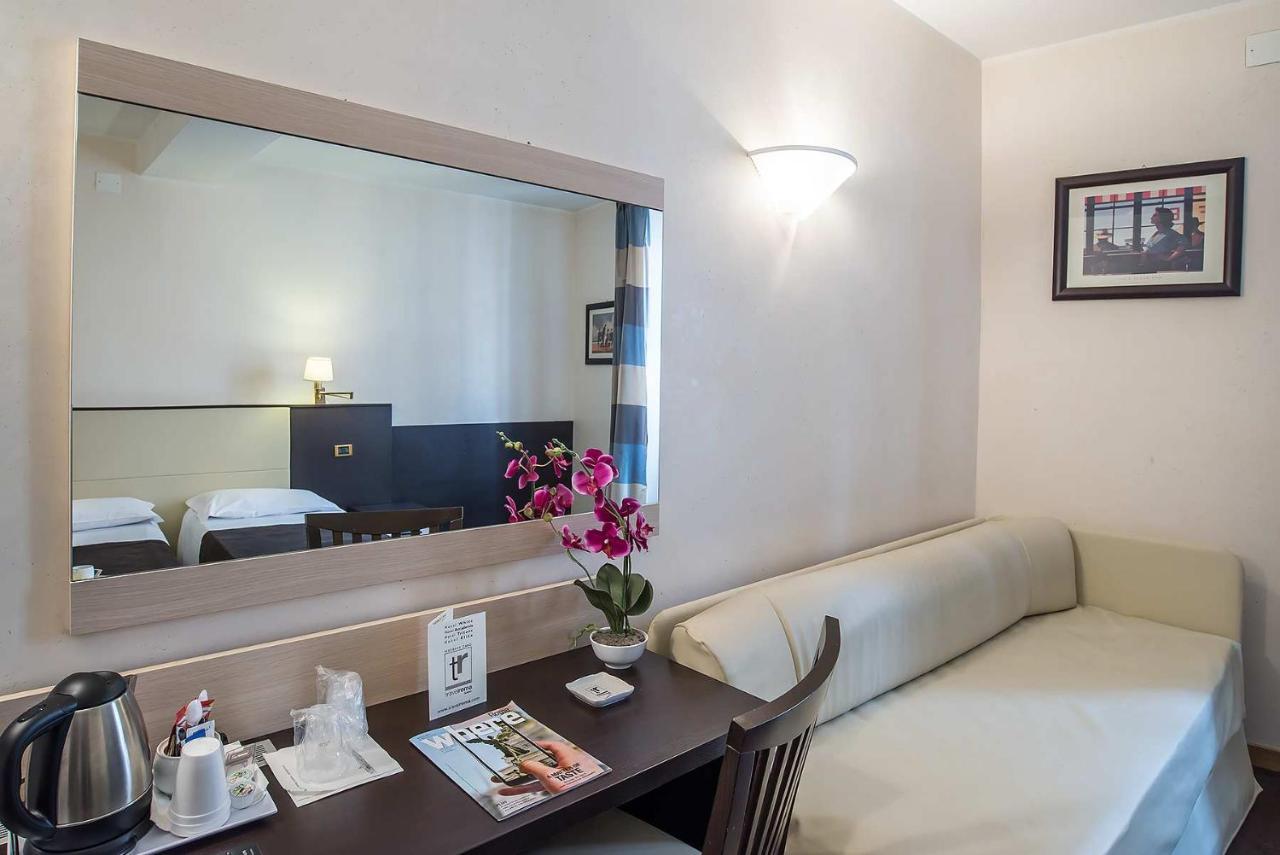 Hotel Tritone Rome Luaran gambar